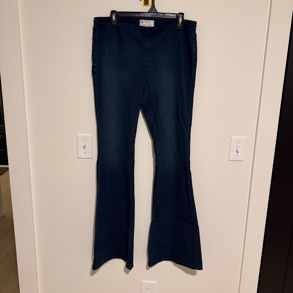 Free People Penny Pull On Flare Jeans Dark Indigo Blue Bell Bottom W31 61855